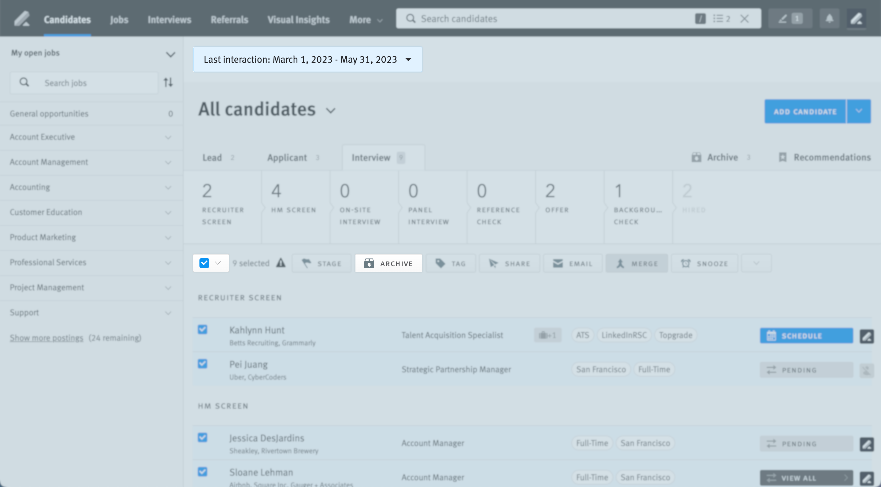Candidate list filtered by last interaction 4 weeks ago; filter, select all checkbox and bulk archive button are highlighted.