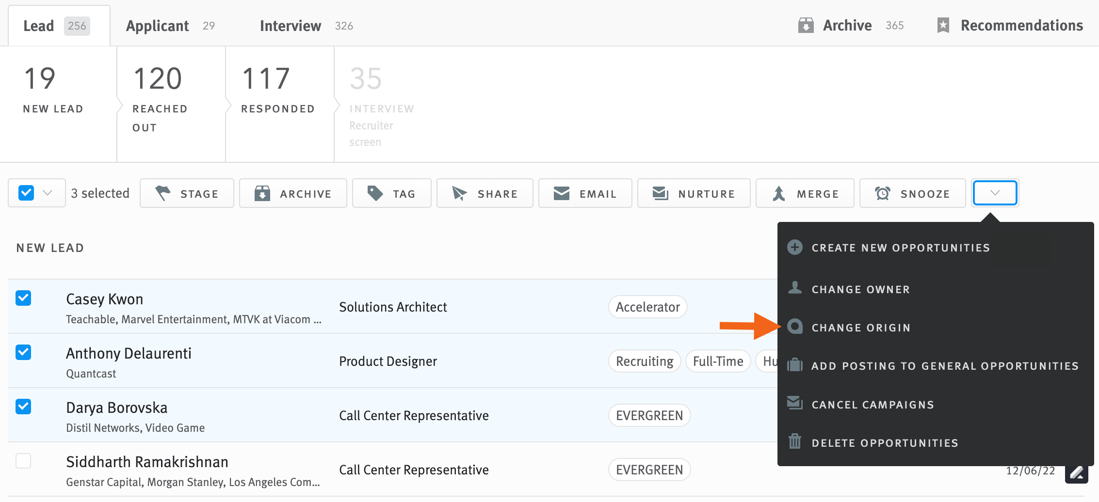 Arrow pointing to change origin option in bulk action toolbar menu.